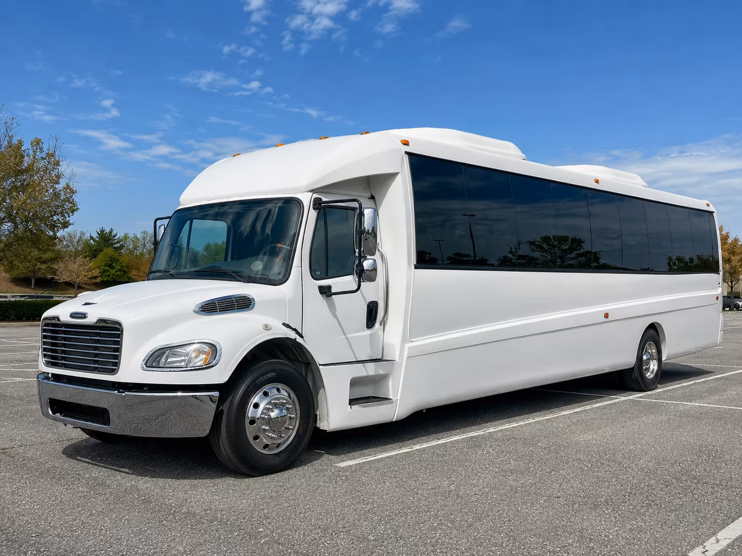 hampton 30 passenger party bus