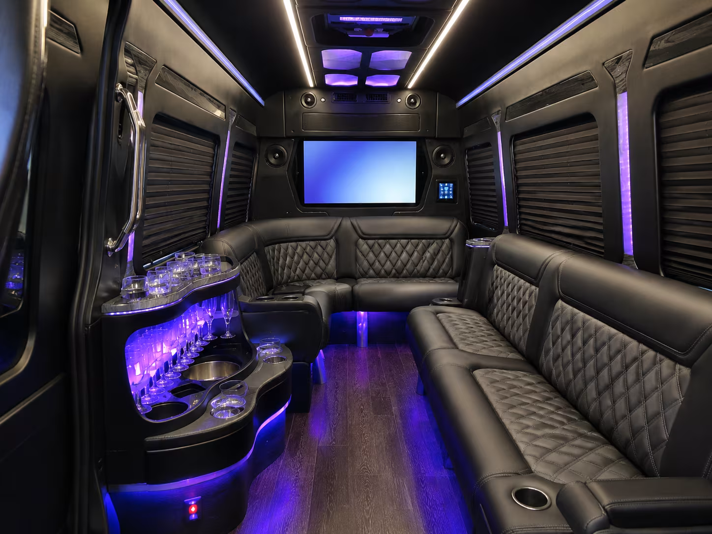 hampton university homecoming and campus event buses