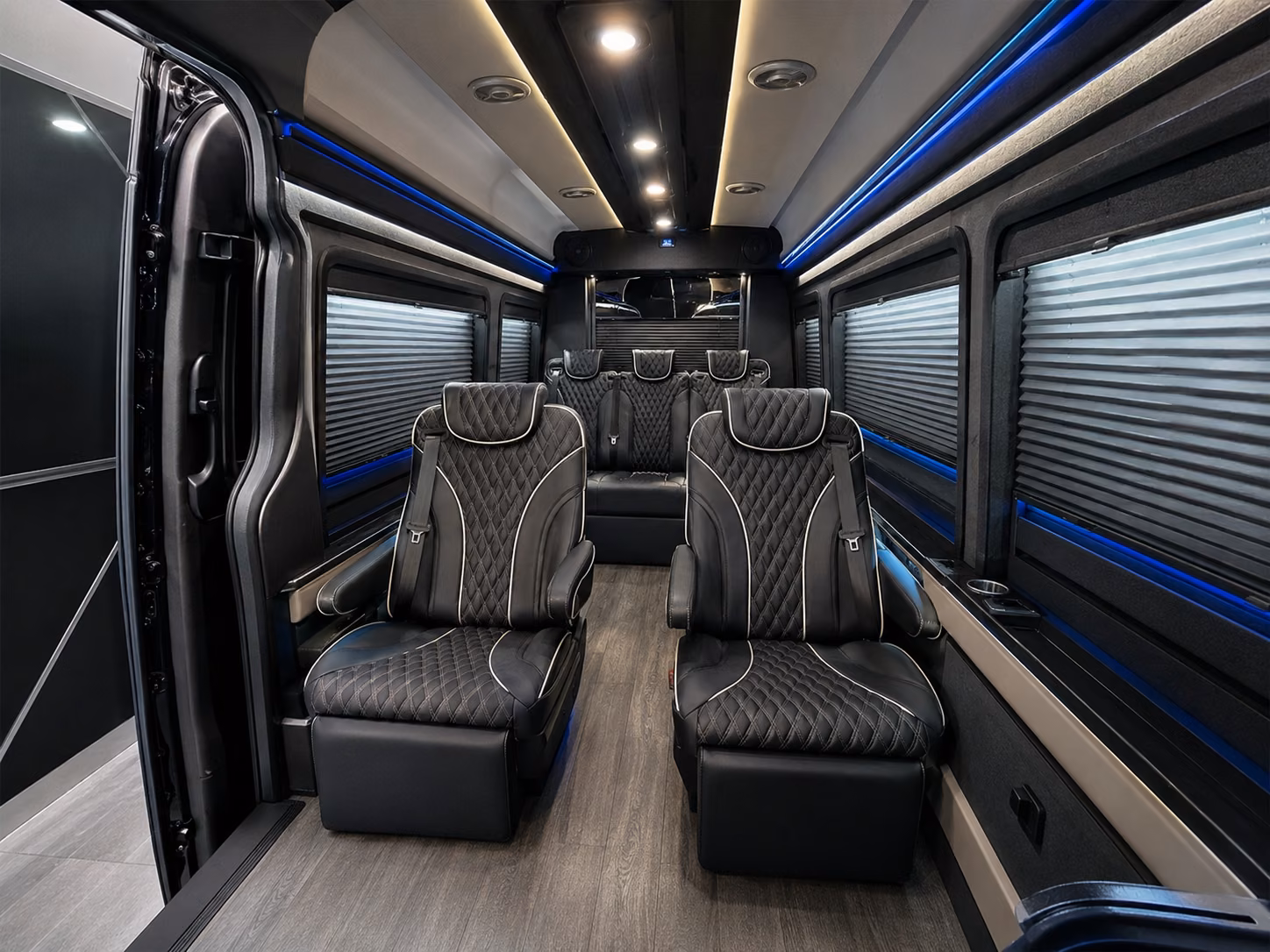 hotel to airport shuttle buses from hampton s convention hotels