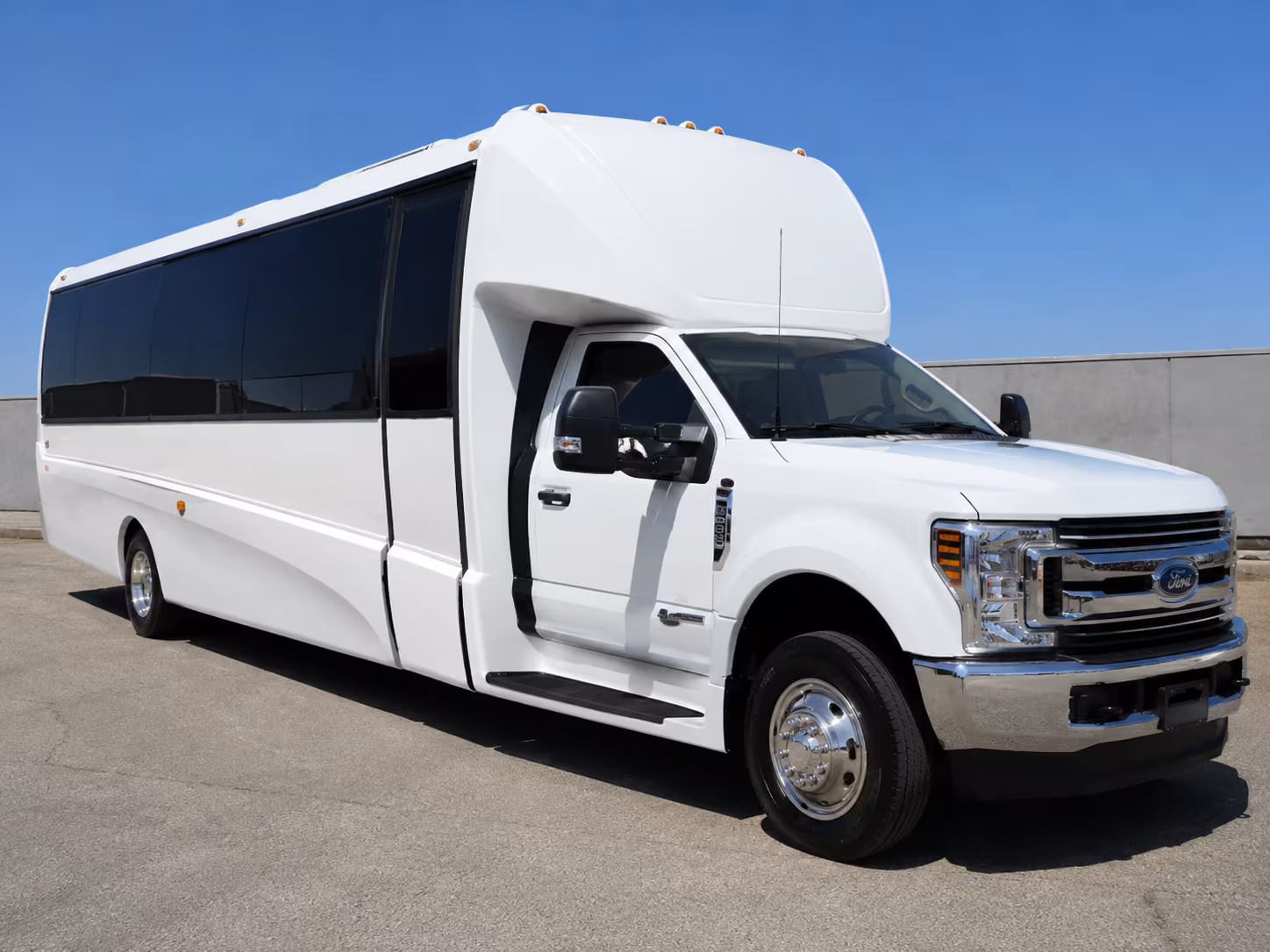 minibus rentals for newport news prom groups near hampton